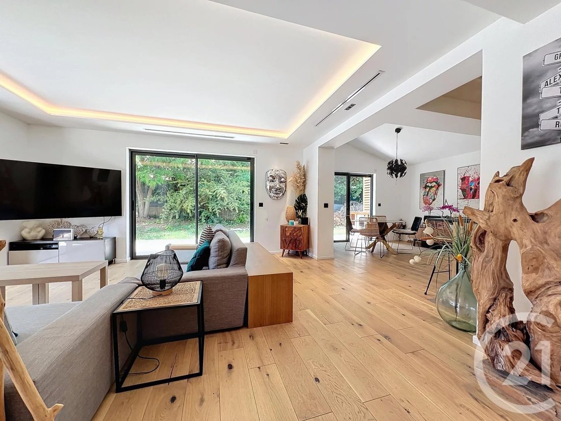 House in Mougins, Provence-Alpes-Côte d'Azur, France 4 - 17537216
