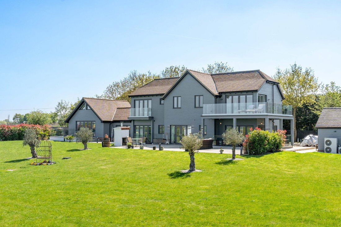 House in Beauchamp Roding, Abridge, England 3 - 15575941