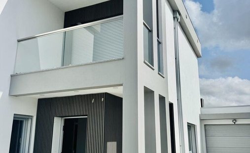 Townhouse in Azeitao (Sao Lourenco e Sao Simao), Setubal, Portugal 1