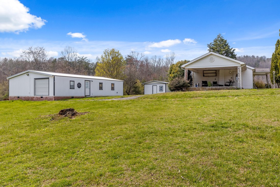 Farm Ranch in Pikeville, Tennessee, United States 4 - 17537061