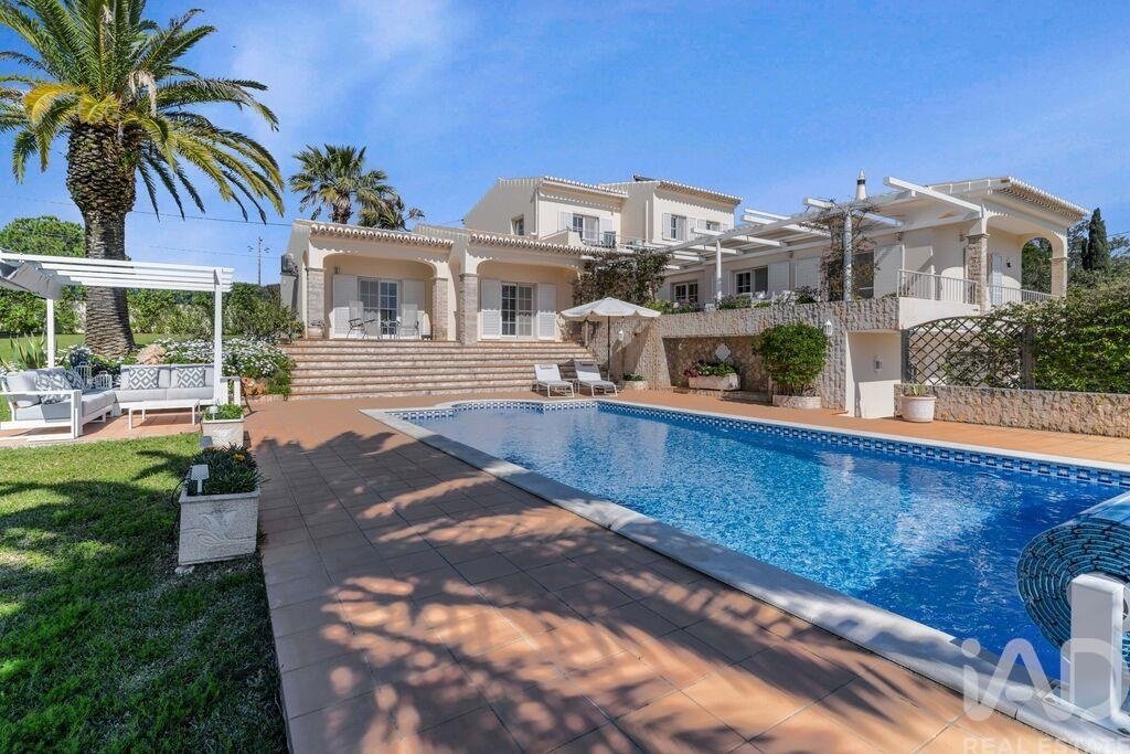 Townhouse in Carvoeiro, Algarve, Portugal 1 - 17526854