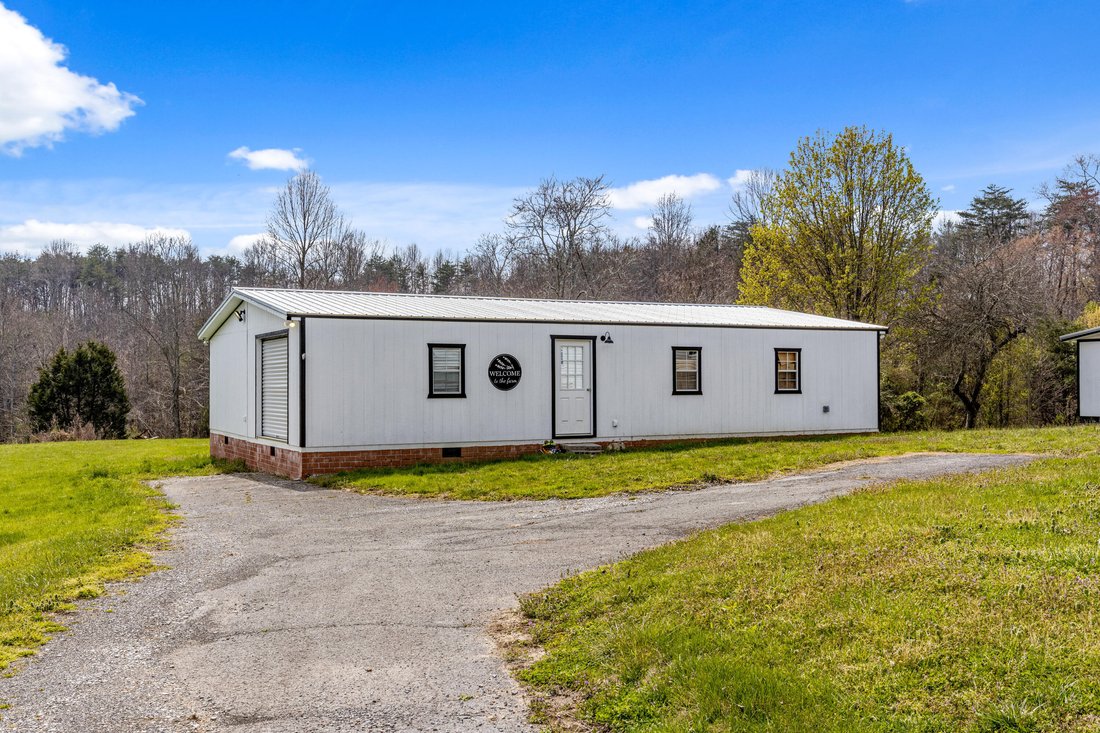 Farm Ranch in Pikeville, Tennessee, United States 5 - 17537061