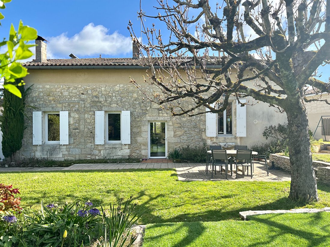 Villa in Galgon, Nouvelle-Aquitaine, France 2 - 17537386