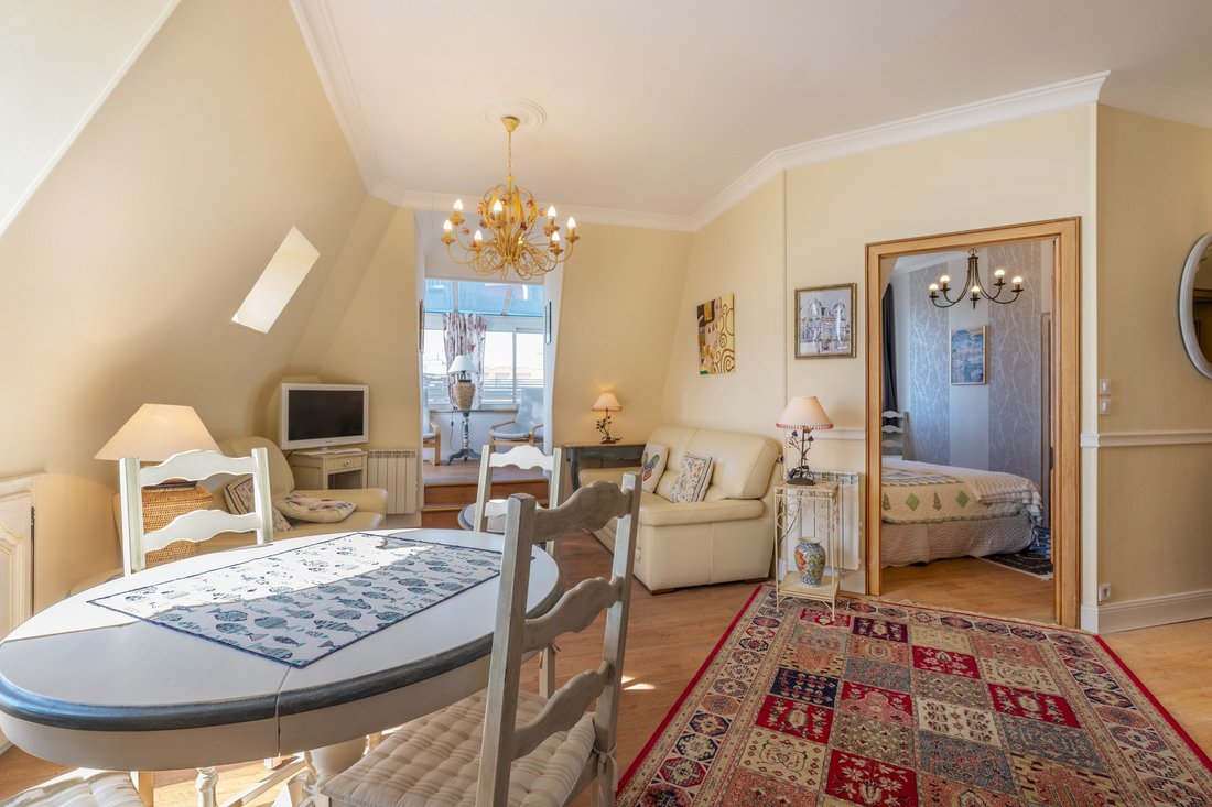 Apartment in Zone Industrielle et Commerciale, Royan, France 4 - 17537334