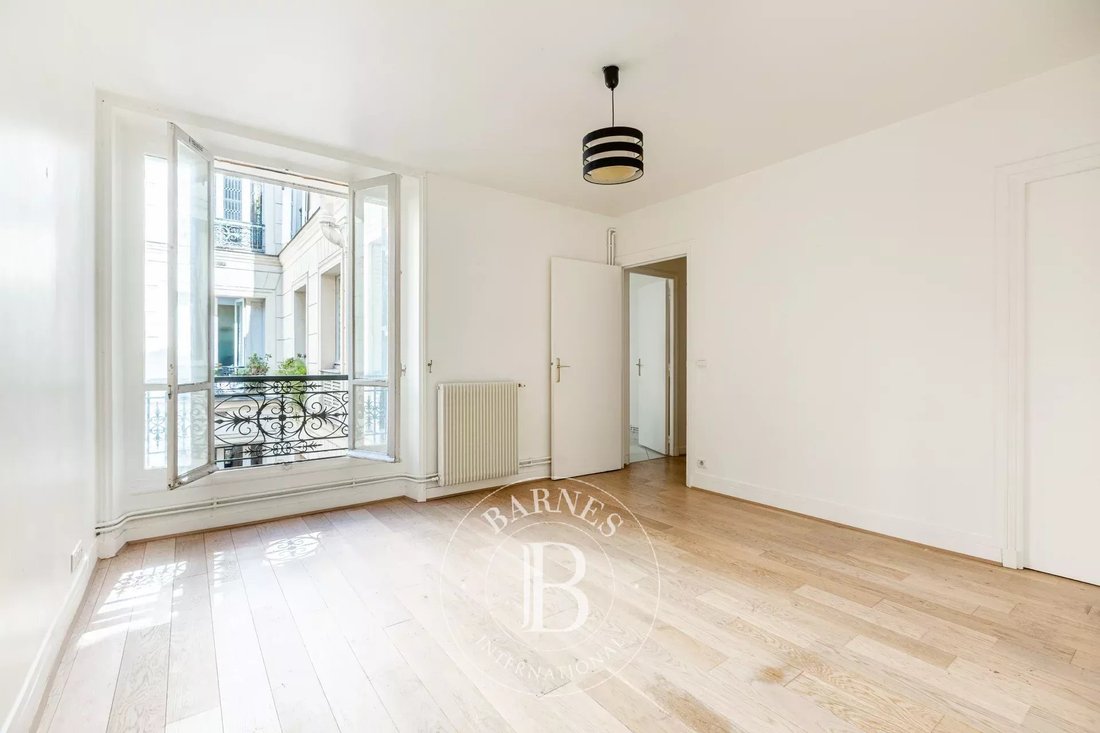 Apartment in Europe, Paris 8e Arrondissement, Paris 4 - 17537352