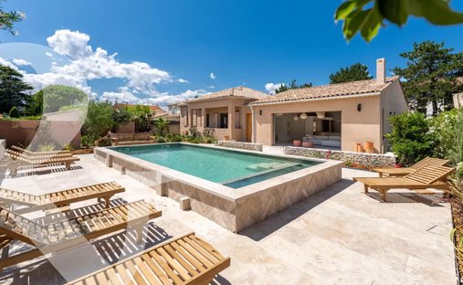House in Saint-Rémy-de-Provence, Provence-Alpes-Côte d'Azur, France 1
