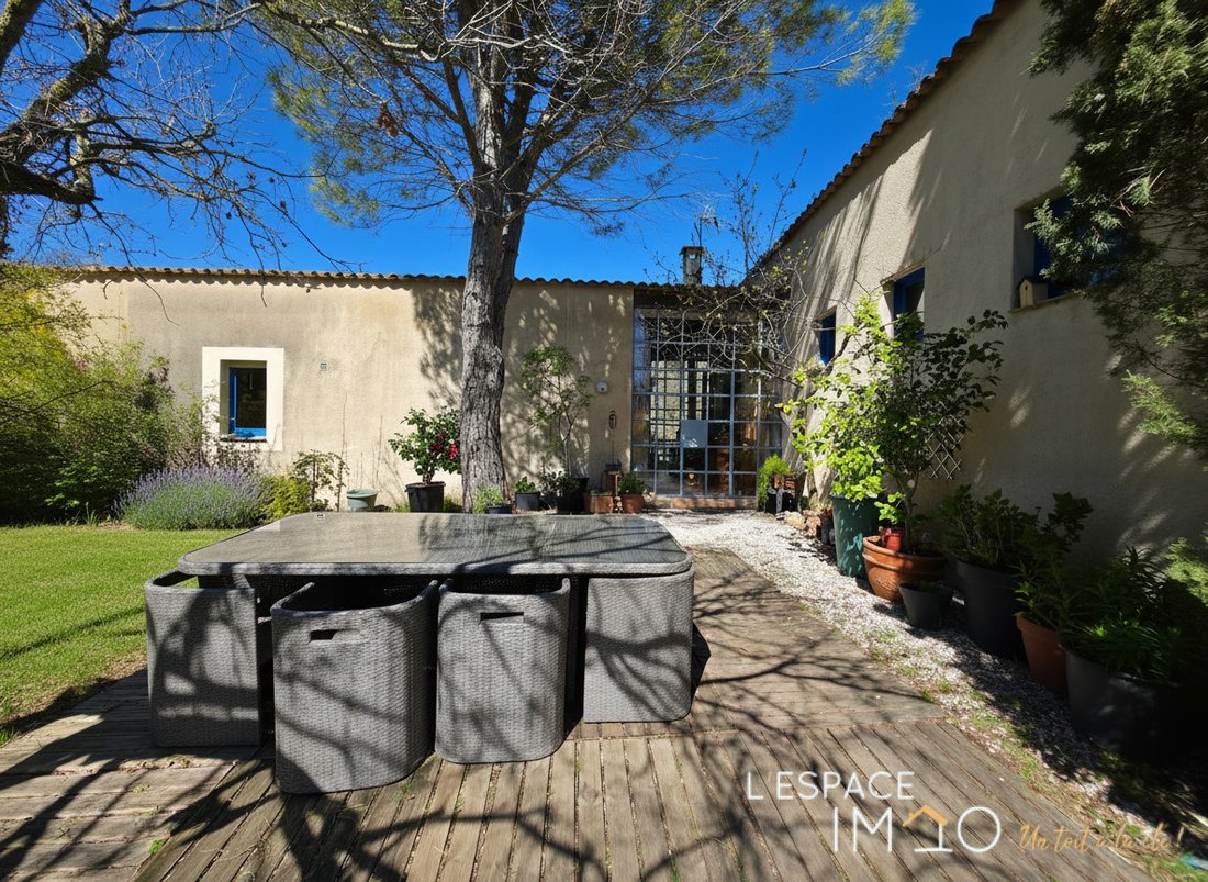House in Lacoste, Provence-Alpes-Côte d'Azur, France 1 - 16417362