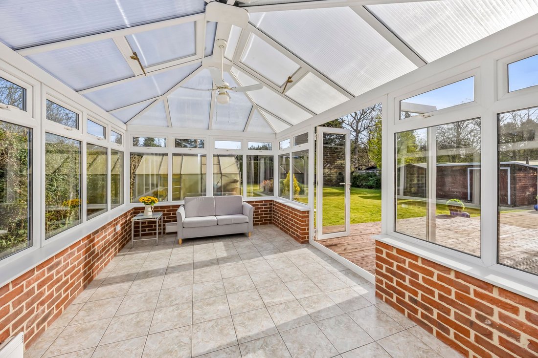 Bungalow in Ifold, England 3 - 17537898