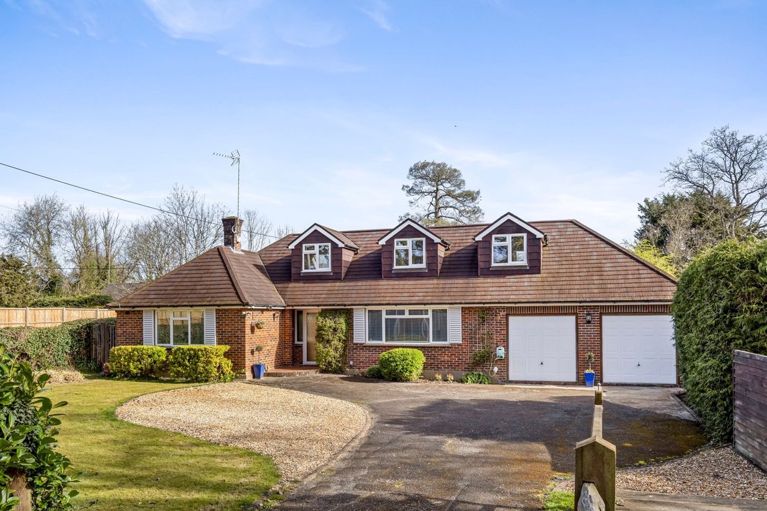 Bungalow in Ifold, England 1 - 17537898