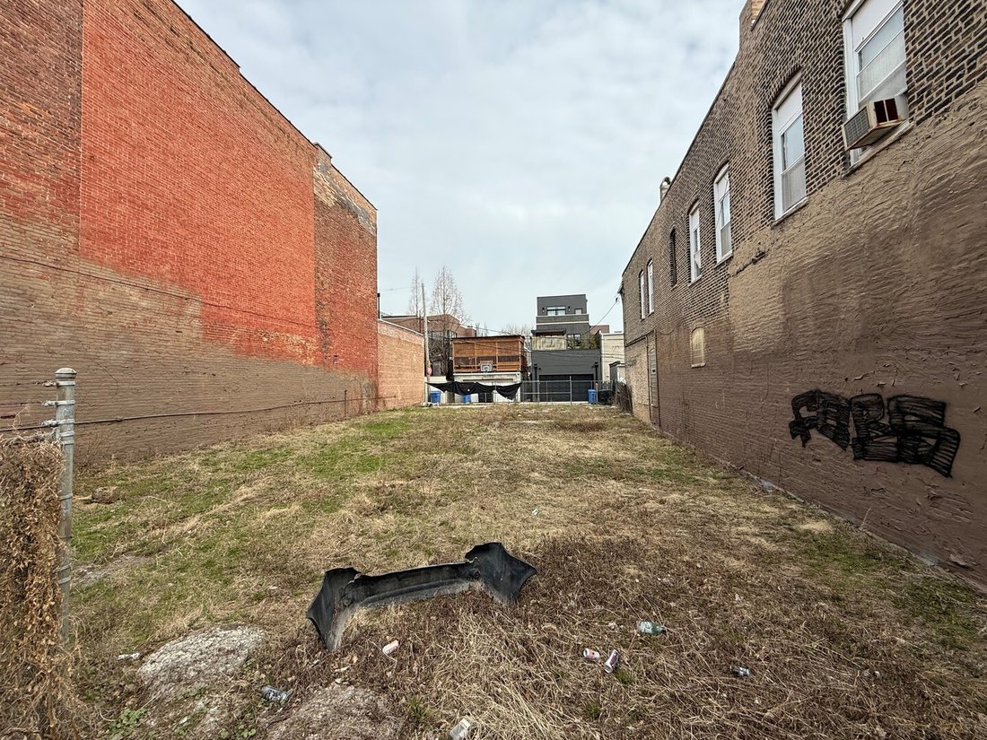 Land in Chicago, Illinois, United States 2 - 17538040