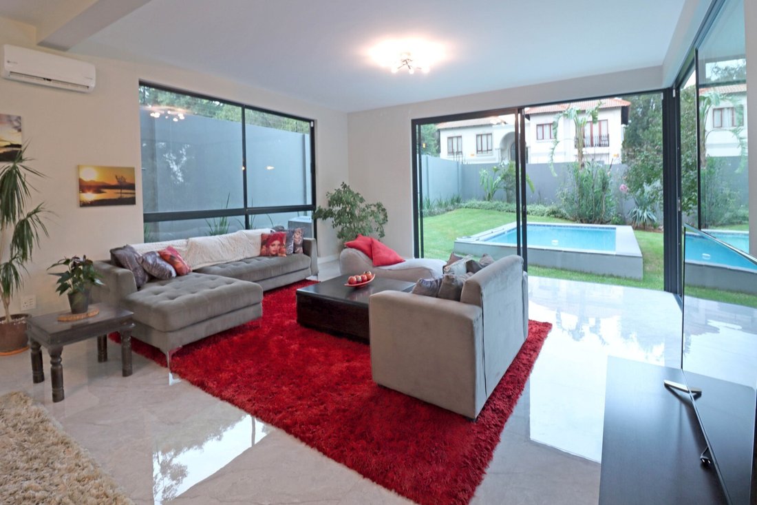 House in Bryanston, Gauteng, South Africa 4 - 17538388