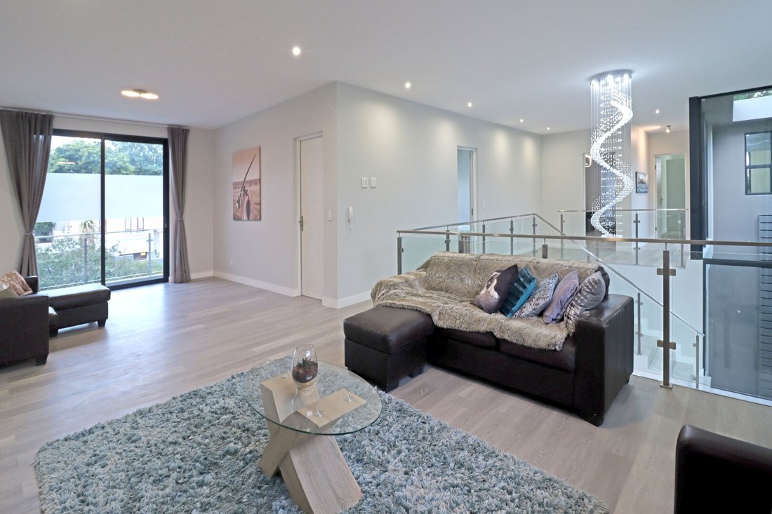 House in Bryanston, Gauteng, South Africa 5 - 17538388