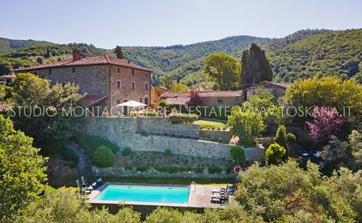 Villa in Castiglion Fiorentino, Tuscany, Italy 1