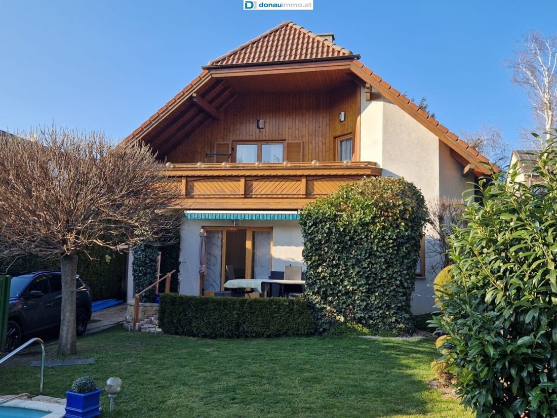 Traumhaus In Hinterbrühl – Inkl. Pool, Sauna, Garage, Terrasse Und Balkon