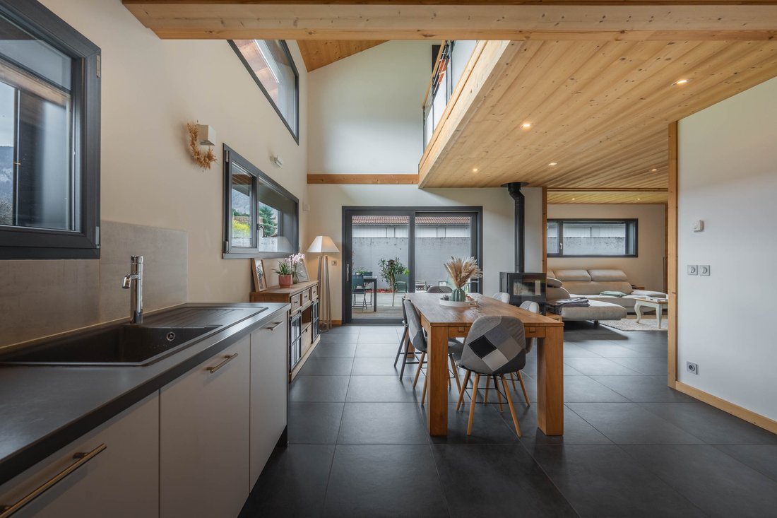 Chalet in Marnaz, Auvergne-Rhône-Alpes, France 5 - 17538604