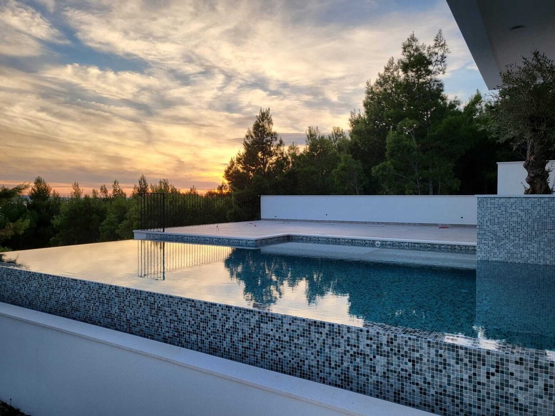 House in Dugi Rat, Split-Dalmatia County, Croatia 1 - 16430249