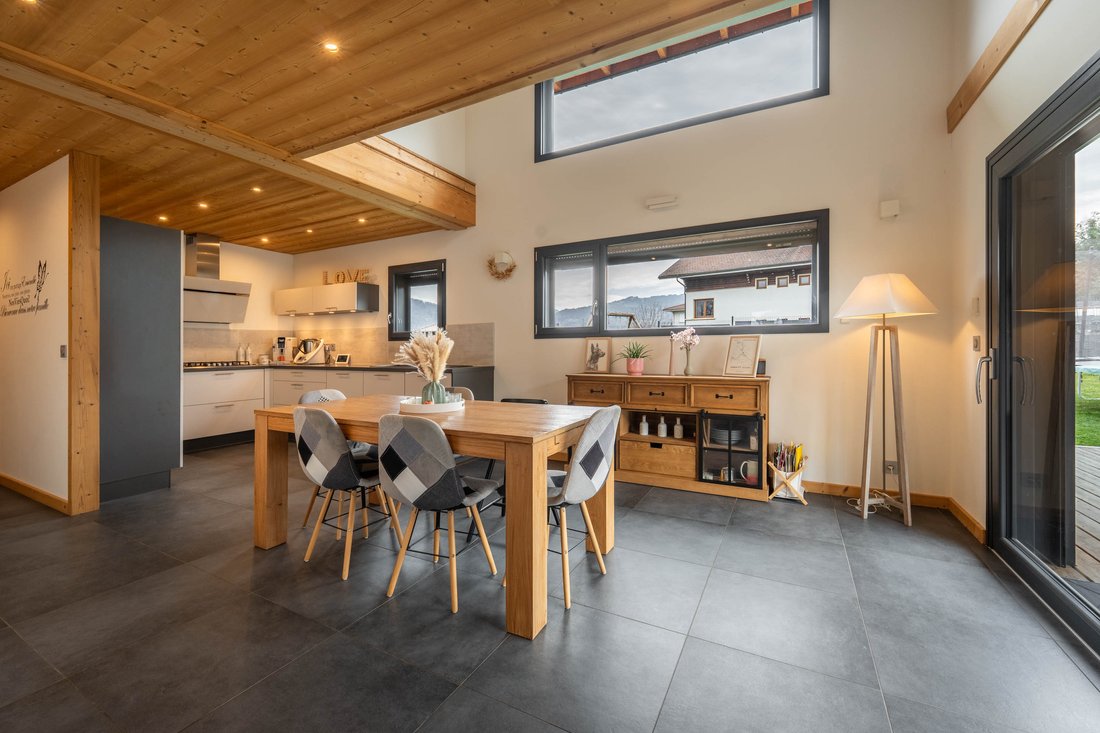 Chalet in Marnaz, Auvergne-Rhône-Alpes, France 1 - 17538604