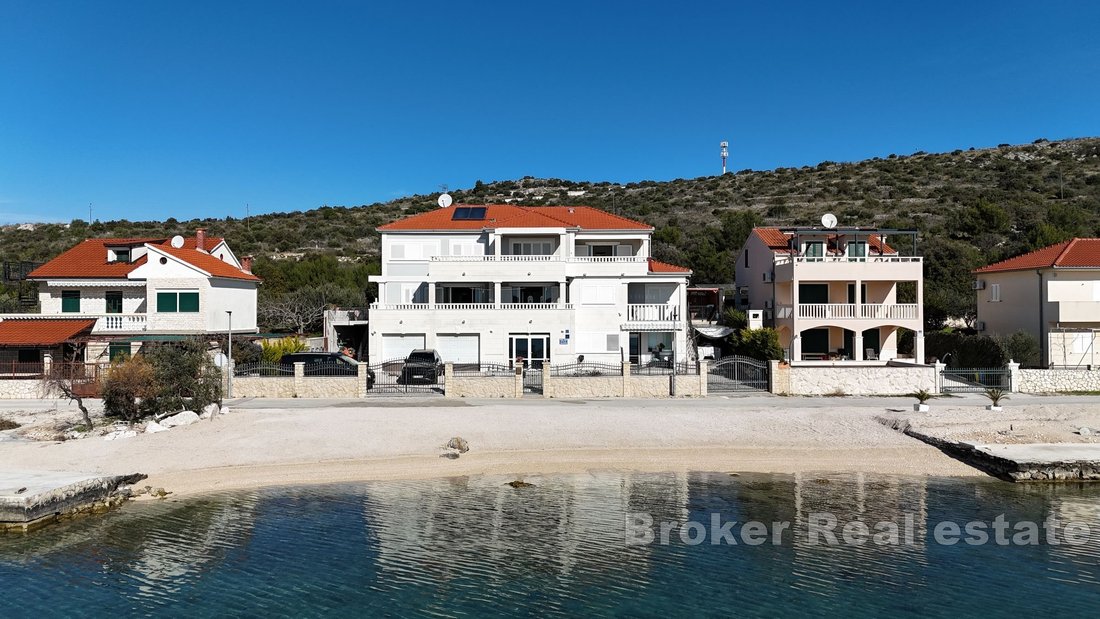 Villa a Rogosnizza, Regione di Sebenico e Tenin, Croazia 1 - 17538763