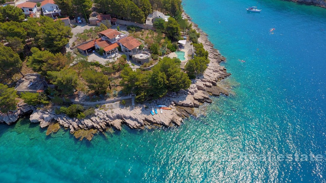 Villa in Dol, Split-Dalmatia County, Croatia 2 - 17538903