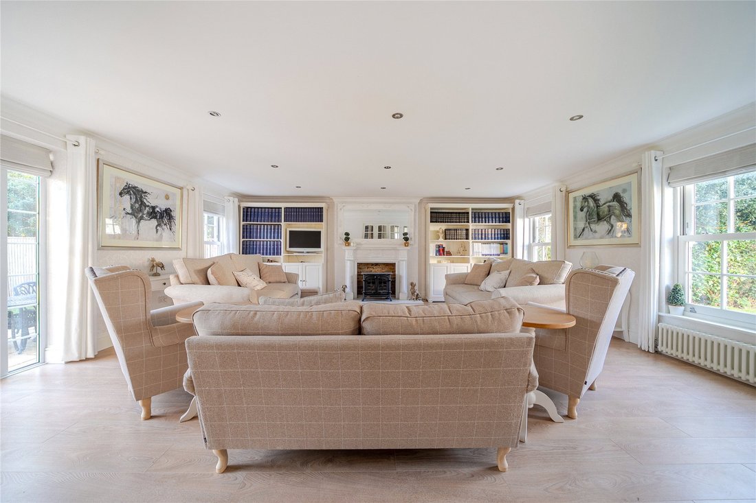 House in York Town, Surrey Heath, England 2 - 17542758