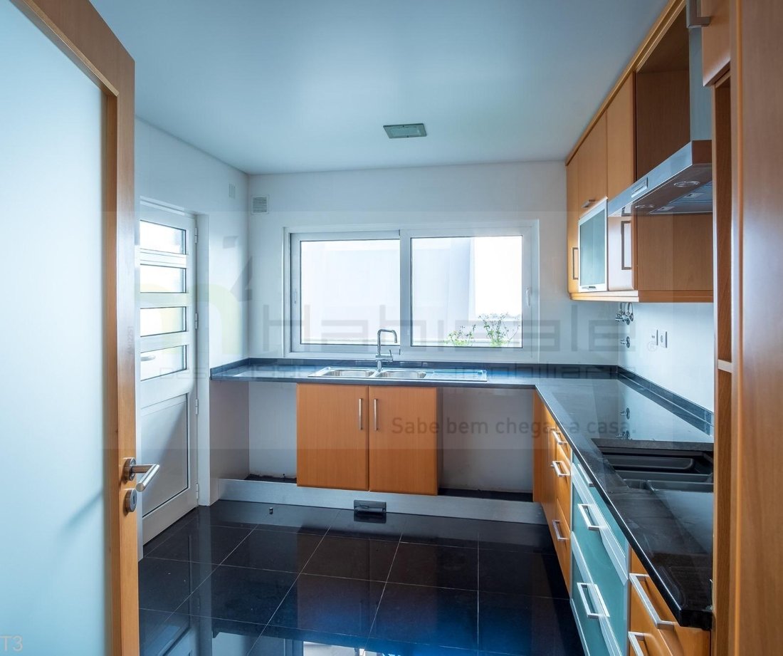 Apartment in Carcavelos e Parede, Lisbon, Portugal 3 - 17542137