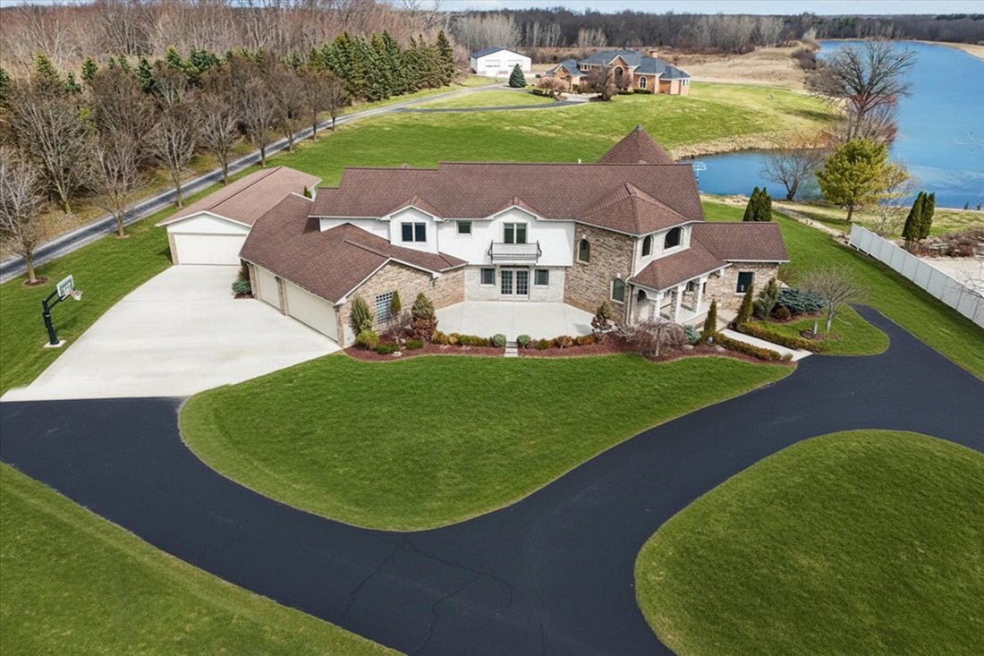 House in Holly, Michigan, United States 1 - 17542125