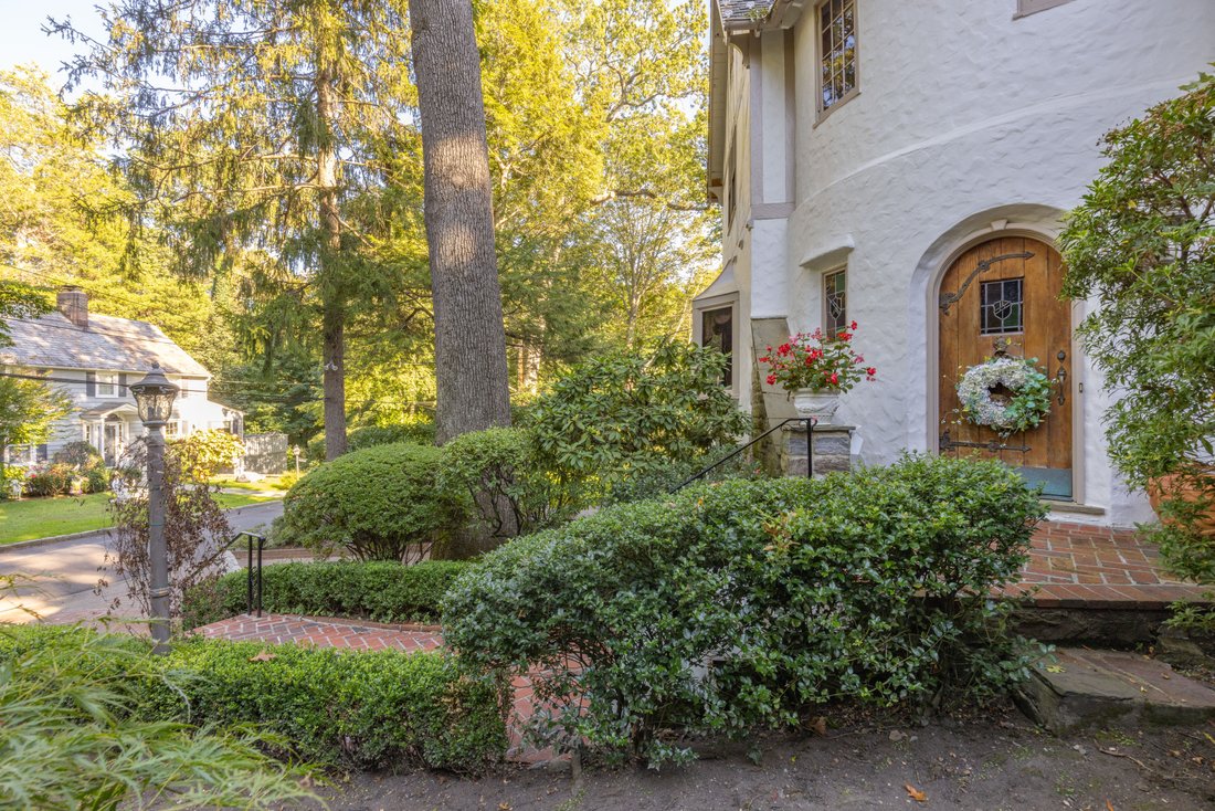 House in Bronxville, New York, United States 1 - 17539373
