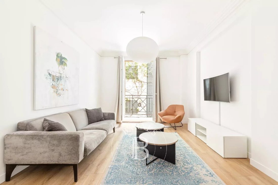 Apartment in Triangle d'Or, Paris 8e Arrondissement, Paris 2 - 17540917
