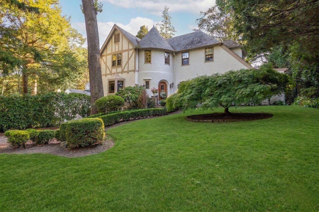 House in Bronxville, New York, United States 3 - 17539373