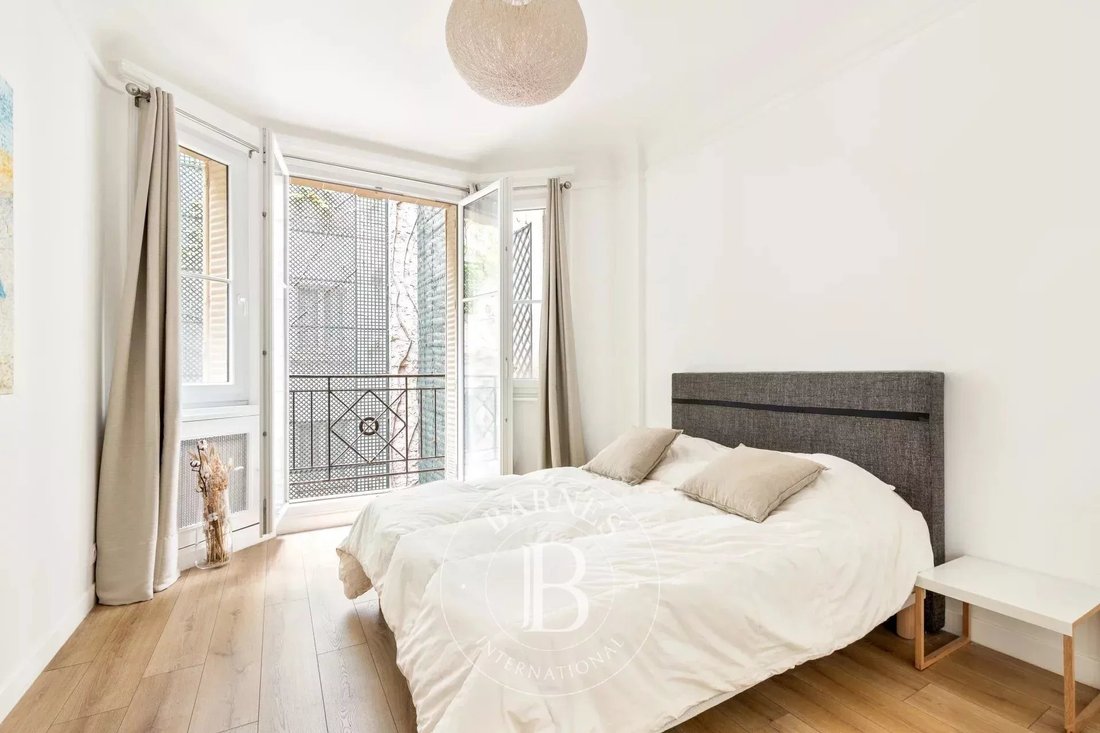 Apartment in Triangle d'Or, Paris 8e Arrondissement, Paris 5 - 17540917