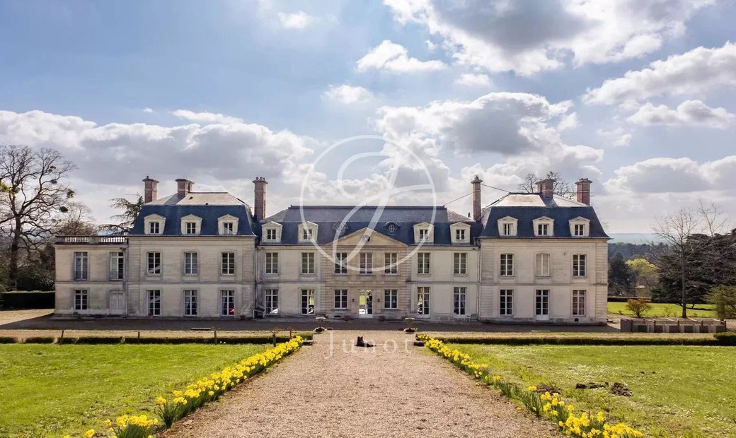 Château Saint Nom La Bretèche 1074.0 Sqm 10 Bedrooms