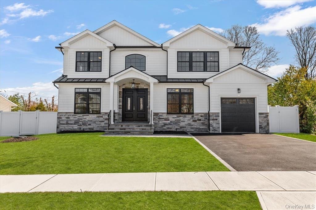 House in Old Bethpage, New York, United States 1 - 17539468