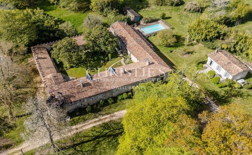 Estate in Saint Jean-Belcier-Carle Vernet-Albert 1er, Bordeaux, France 1