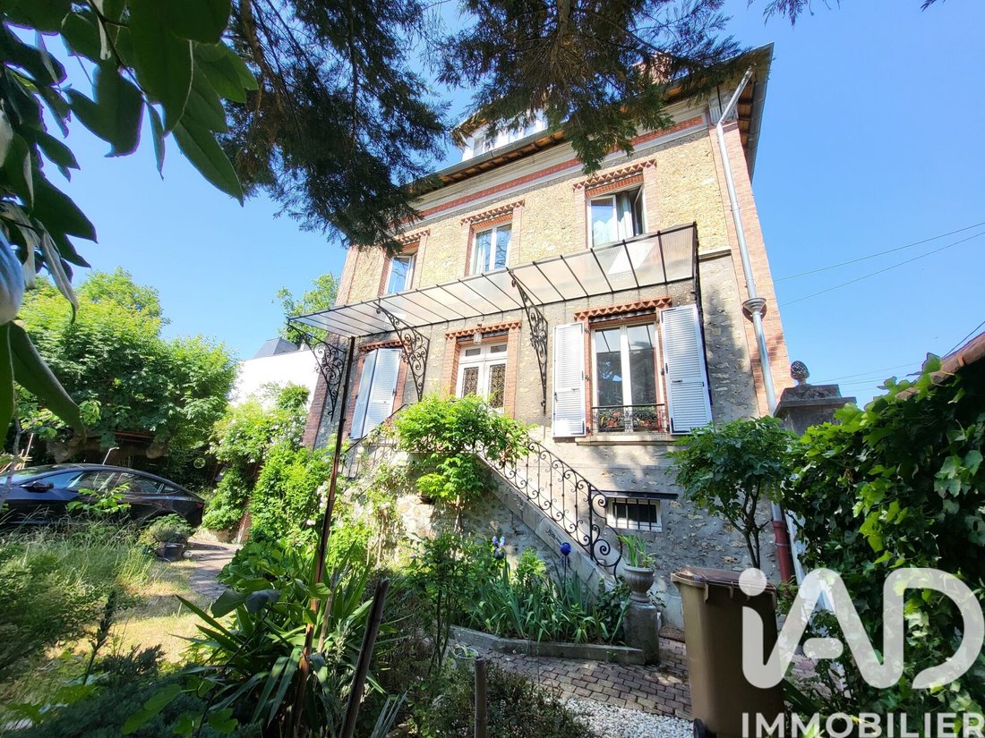 House in Neuilly-Plaisance, Ile-de-France, France 1 - 17545743