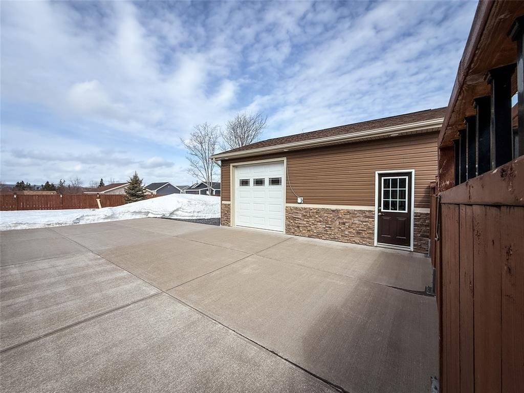 House in Pasadena, Newfoundland and Labrador, Canada 4 - 17543886