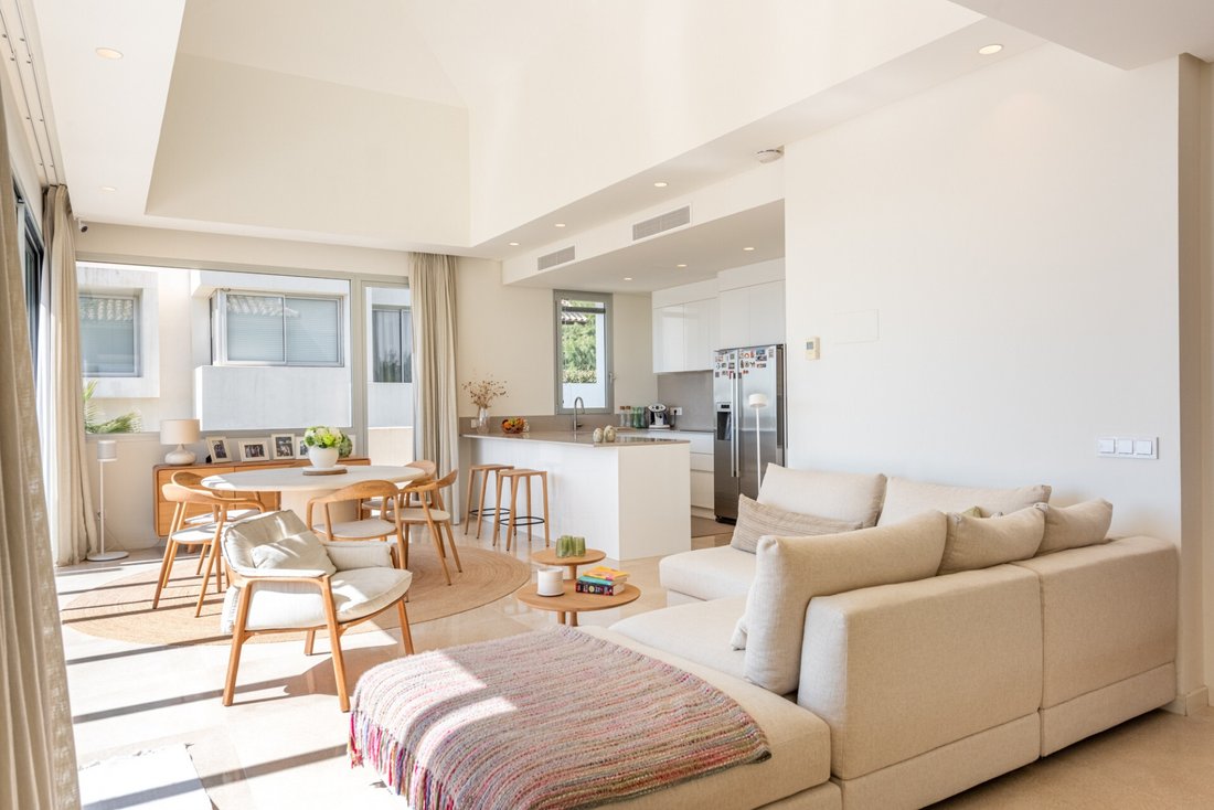 Penthouse in Benahavis, Andalusia, Spain 3 - 17543397