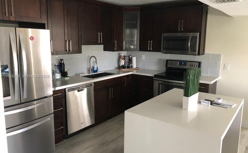 Condo in Miami Beach, Florida, United States 1