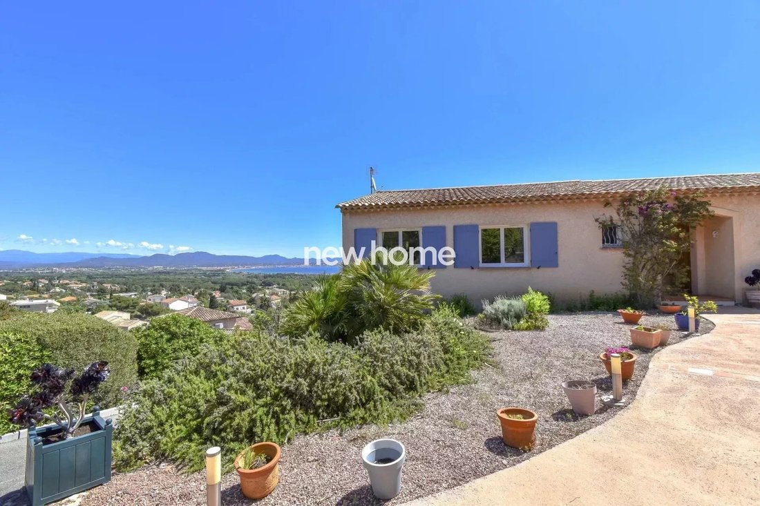 Villa in Frejus, Provence-Alpes-Côte d'Azur, France 3 - 17504502
