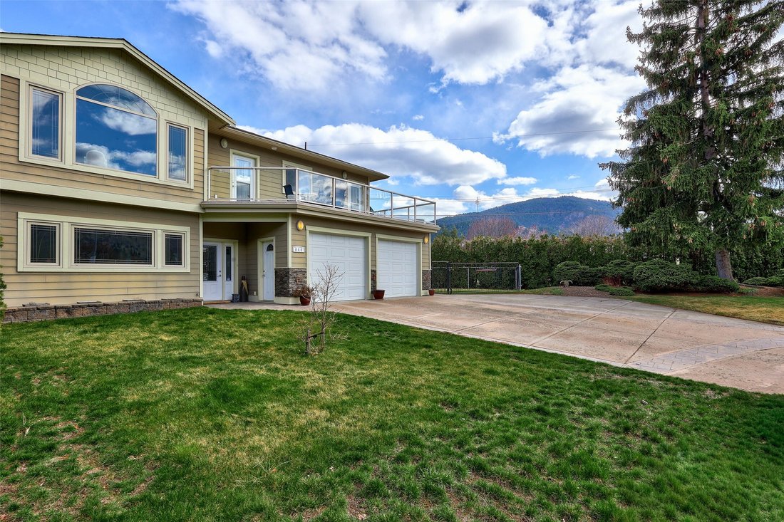 House in Chase, British Columbia, Canada 2 - 17544632