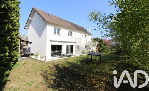 House in Verneuil-sur-Seine, Ile-de-France, France 1