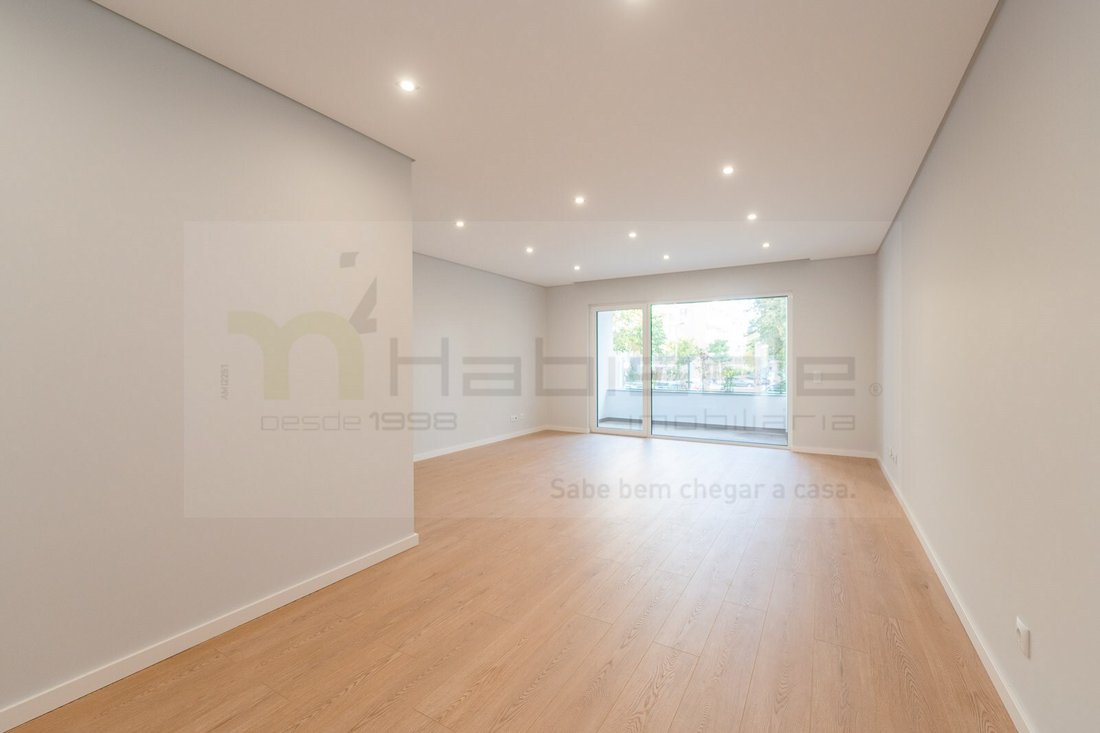 Apartment in Carcavelos e Parede, Lisbon, Portugal 1 - 17542031