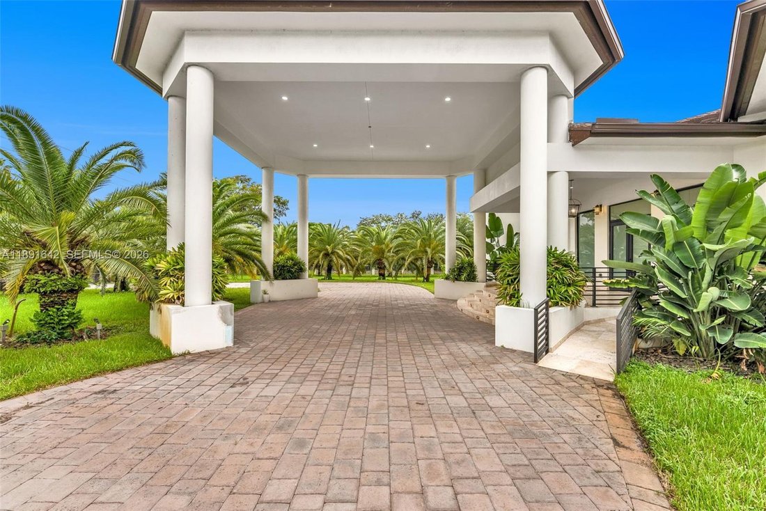 House in Miami, Florida, United States 3 - 16639913