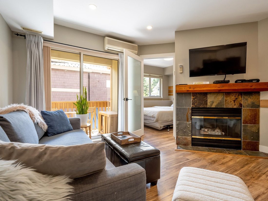 Condo in Whistler, British Columbia, Canada 2 - 17544622