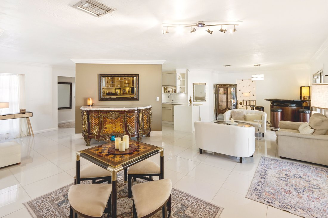 House in Miami, Florida, United States 5 - 17539372