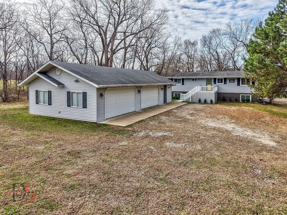 House in Varna, Illinois, United States 4 - 17539961