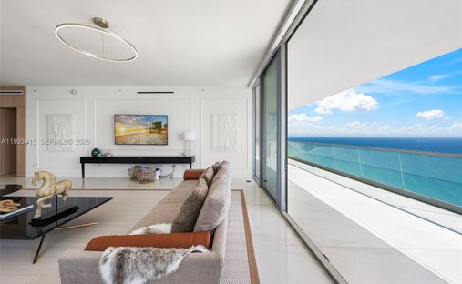 House in Sunny Isles Beach, Florida, United States 1