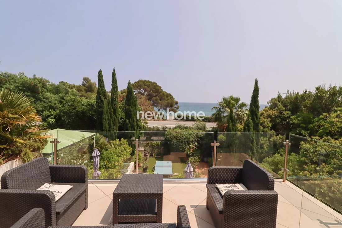 Villa in Les Issambres, Roquebrune-sur-Argens, France 2 - 17504648