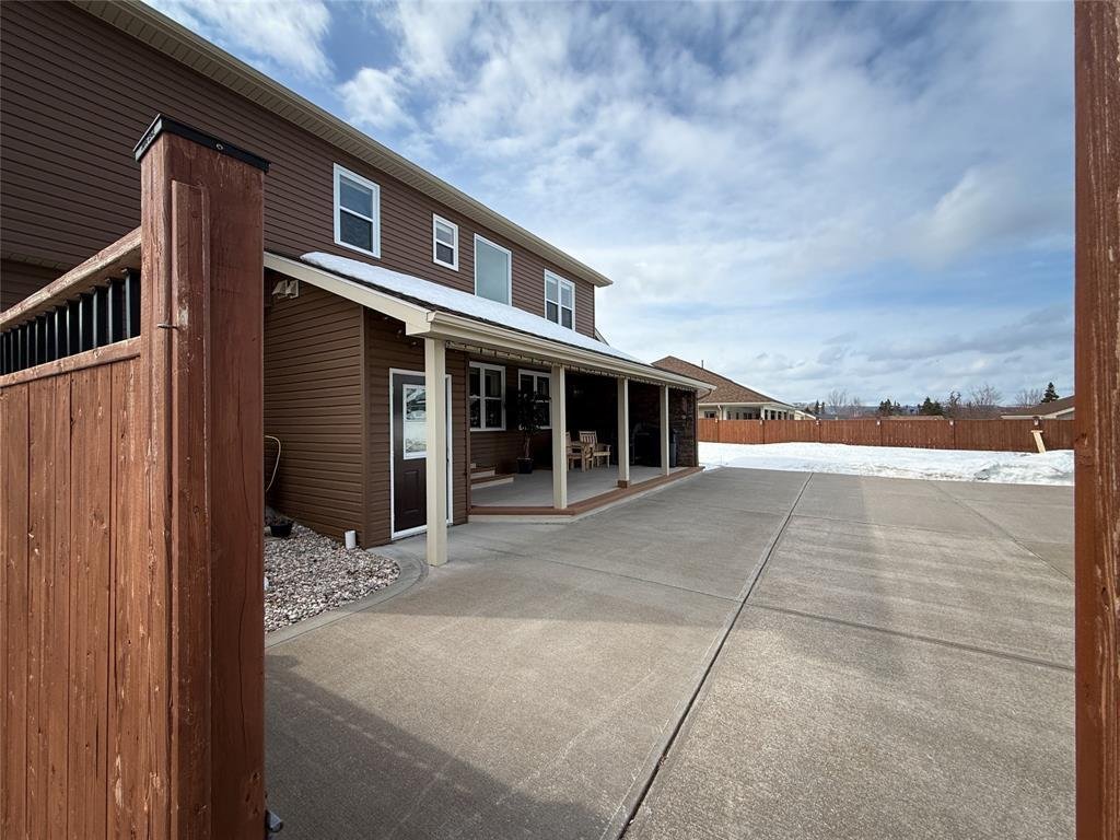 House in Pasadena, Newfoundland and Labrador, Canada 5 - 17543886