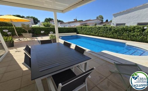 Anwesen in Empuriabrava, Katalonien, Spanien 1