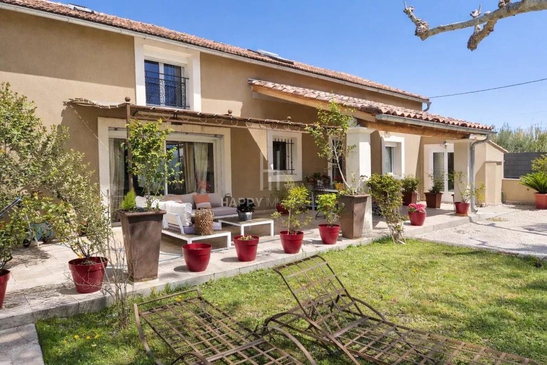 Farm Ranch in Orgon, Provence-Alpes-Côte d'Azur, France 2 - 17539492